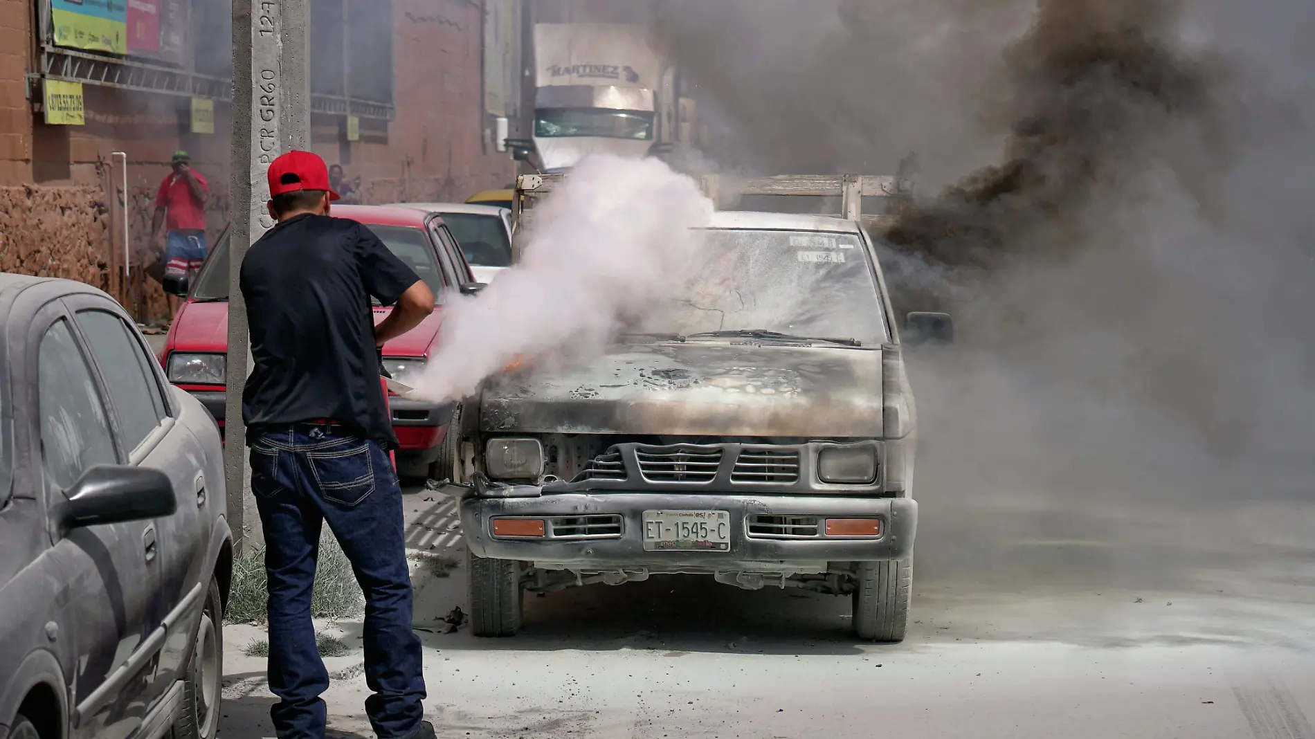 Camioneta incendiada